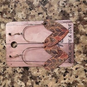 Heart dangle earrings. Light weight. Hand-made